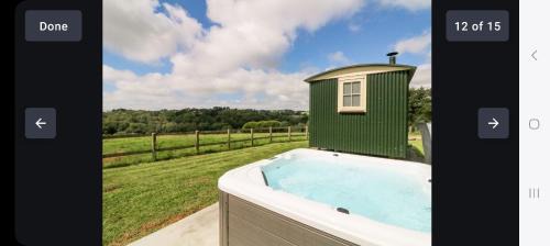 Bude Apartamento | Harmony Hut Hot Tub 2 miles from beach,in rural setting Bude Cornwall