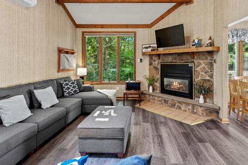 Lake Harmony Casa | Harmony Ridge by AvantStay Fireplace Large Deck Forest Views