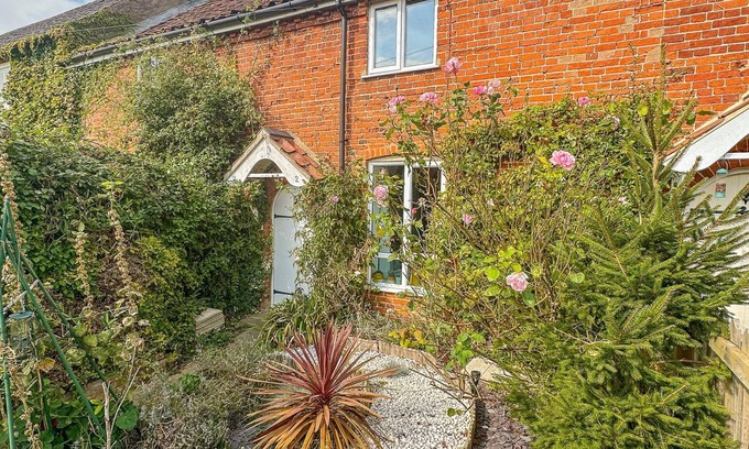 Syderstone Cabaña | Harpers Cottage - sleeps 4 guests in 2 bedrooms