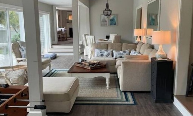 St. Michaels Casa | Harris Cottage. Charming waterfront with pool!