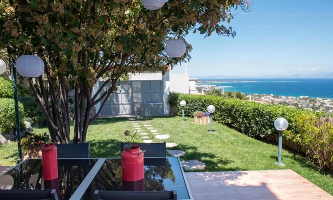 Paralias Apartamento | Harris elegant house superb sea view near airport