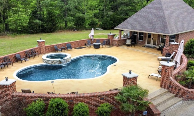 Tougaloo Casa | Harris Estates is a secluded, peaceful property in Clinton School District.