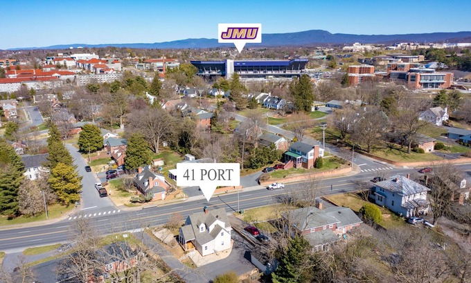 Harrisonburg Casa | Harrisonburg Home. Sleeps 6 + full kitchen + rec & yoga rooms! Walk to JMU.