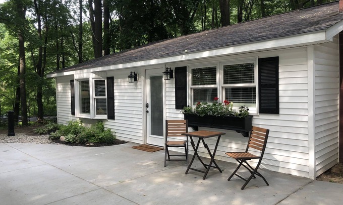 Harrison Casa | Hart Haven is the perfect place to relax and unwind. Comfortably decorated