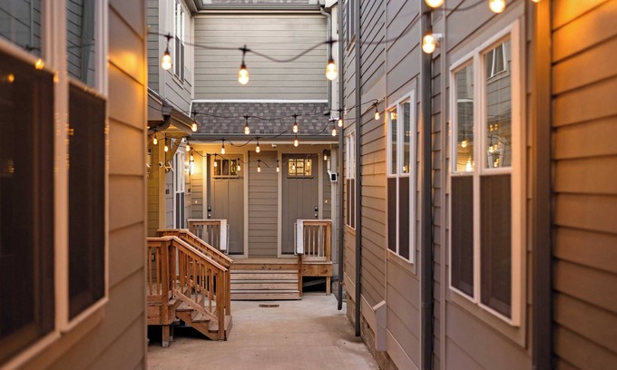 South Nashville Casa | Hart Suite 1 by Avantstay Gorgeous Town House w/ Modern Amenities in Nashville!