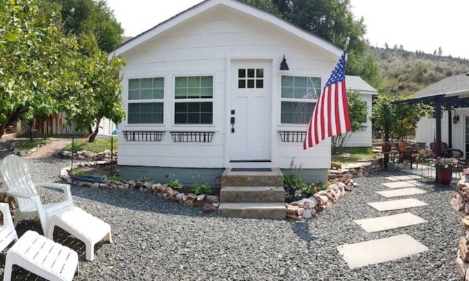 Hartville Cabaña | Hartville Hideaway in the Hills - Miner's Cottage