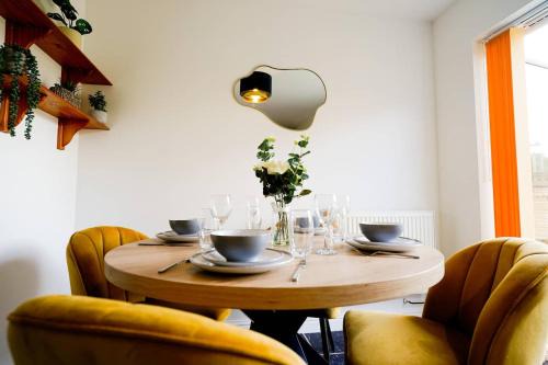 Witney Casa | Harvest Way House Shortlets