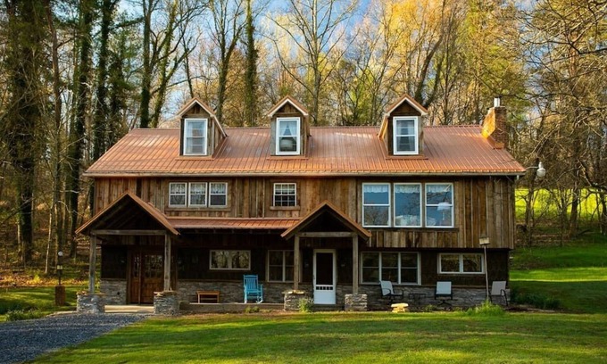 Bristol Casa | Hatch, 6bd/3ba, 2 kit, perfect for groups, 500ft of S. Holston River Frontage