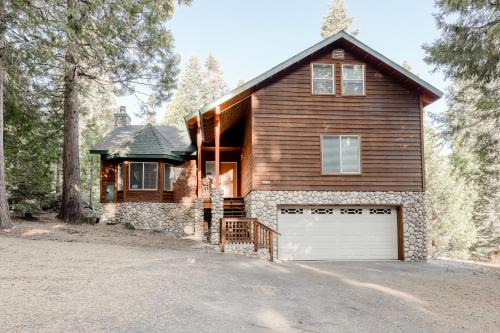 Shaver Lake Casa | Hatcher's Hideaway