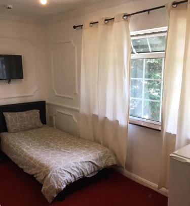 Hatfield Casa | Hatfield SAVE-MONEY Rooms - 10over10 for PRICE!