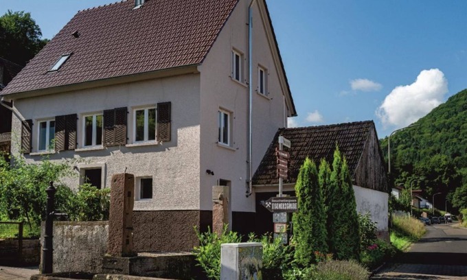 Nothweiler Apartamento | Haus Am Brunnen - vacation home, shower and bath, WC, 3 bedrooms