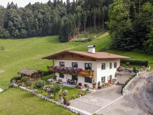 Hopfgarten im Brixental Apartamento | Haus am Waldrand