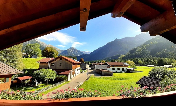 Hinterstein Apartamento | Haus Angelika - Holiday apartment Schrecksee - Holiday apartment Schrecksee (85 sqm) with balcony