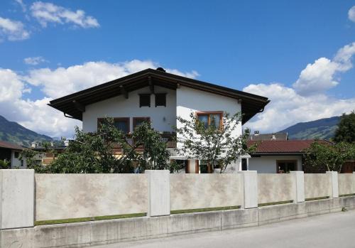 Uderns Apartamento | Haus-Elisabeth