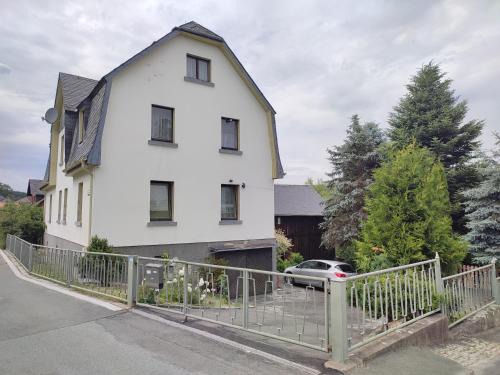 Bad Elster Apartamento | Haus "Grimberg" FeWo 1-Stock