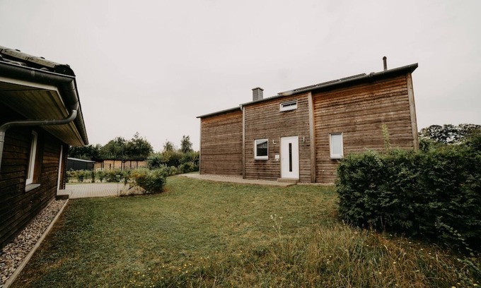Zarrentin am Schaalsee Casa | 'Haus Holli Zarrentin' en el lago Schaalsee con terraza y jardín privados