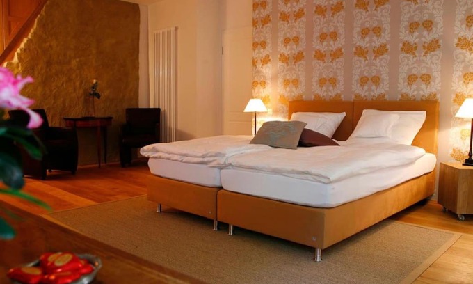 Heek Apartamento | Haus Keppelborg: ZI Rosina mit Burggartenblick