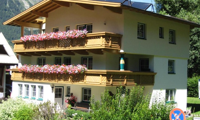 Huben Casa | Haus Kristall