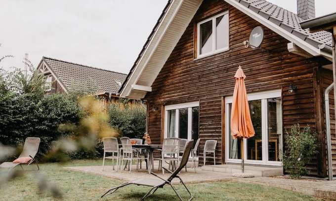 Zarrentin am Schaalsee Casa | 'Haus Mimi Zarrentin' en el lago Schaalsee con terraza y jardín privados
