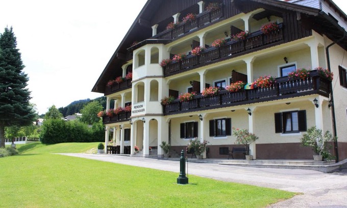 Nussdorf am Attersee Casa | Haus Rosenauer Zimmer & Ferienwohnungen