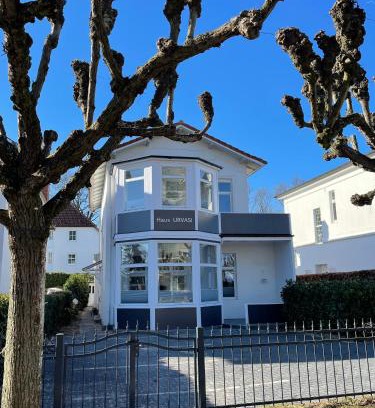 Alt-Travemunde/Ronnau Apartamento | Haus Urvasi