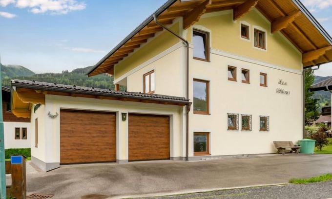 Gries Apartamento | Haus Viktoria by Interhome
