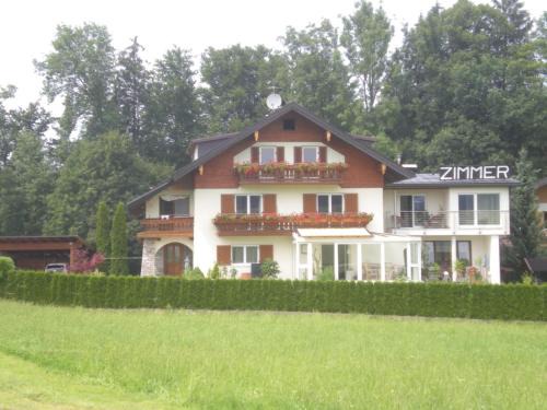 Seekirchen am Wallersee Apartamento | Haus Wilhelm
