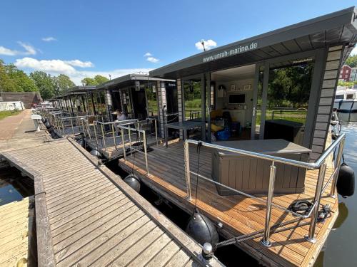 Kleinzerlang Alquiler De Eote | Hausboot Privatsfähre als Festanlieger