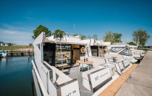 Sagard Alquiler De Eote | Hausboot Relax