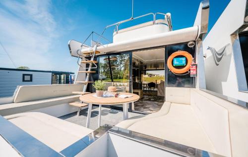 Sagard Alquiler De Eote | Hausboot Relax