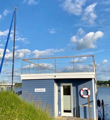 Luebeck Apartamento | Hausboot "Snowbird"