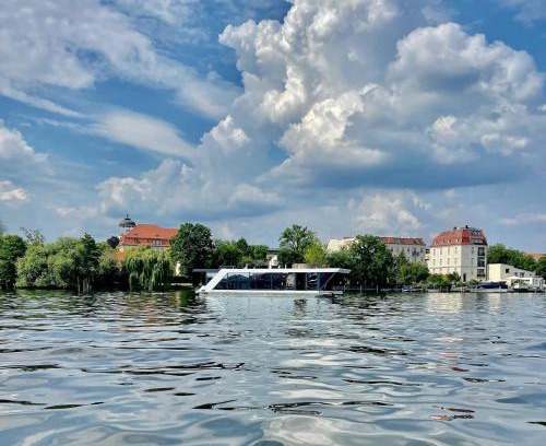 Werder Alquiler De Eote | Hausboot Yacht Werder