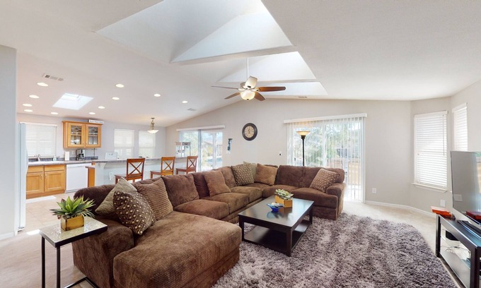 Havasu Lake Casa | Havasu Lake Home - Access to Pool, Hot Tub & Clubhouse with Pool Table & Gym