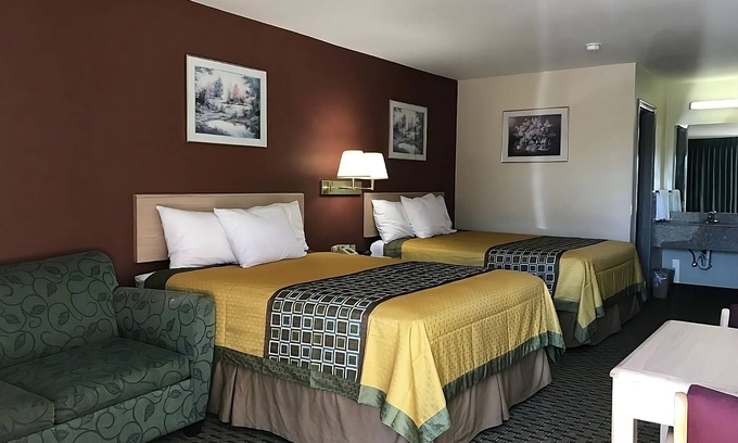 Cabot Complejo | Have a Relaxing Stay! FREE Breakfast, Pool, Close to Arkansas Museum!