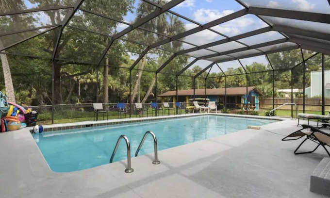 Homosassa Casa | Have it all at this beautiful waterfront Homosassa home close to all amenities.