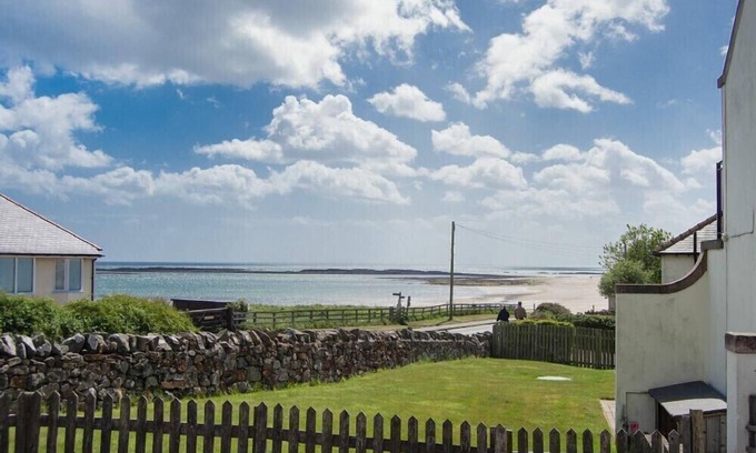 Newton by the Sea Cabaña | HAVEN COTTAGE, family friendly in Low Newton-By-The-Sea