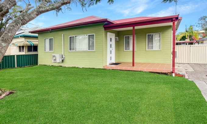 North Haven Casa | Haven Hideout - 3 bedroom holiday home in North Haven, close to beach, wifi available