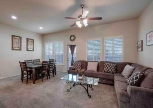Country View Casa | Haven - Med Center Six Flags SeaWorld San Antonio New