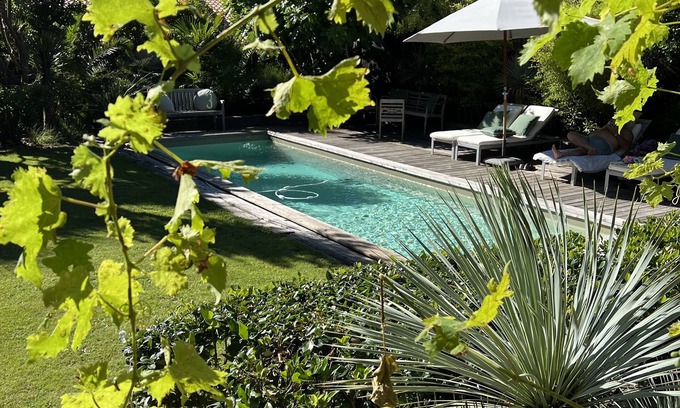 Piraillan Villa | Haven of Peace - 5 Bedrooms, Swimming Pool and Landscaped Garden