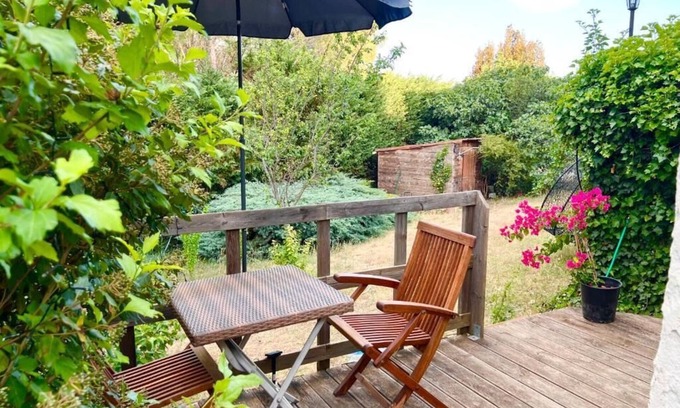 Lauris Casa | Haven of peace, in the heart of the Luberon, Furnished apartment for 3 people, 5 minutes from Lourmarin