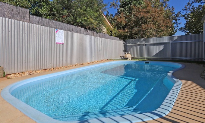 Turvey Park Casa | Haven en Halloran "Cute as a Button" Pool, Wifi gratuito y Netflix