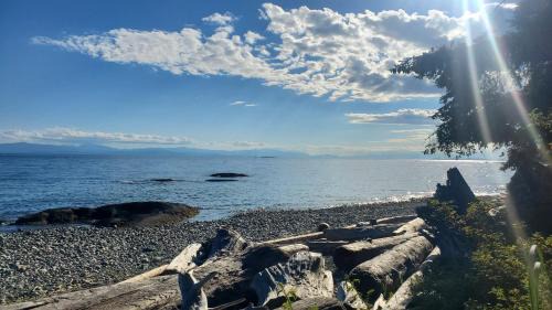 Roberts Creek Casa | Haven Touchstone
