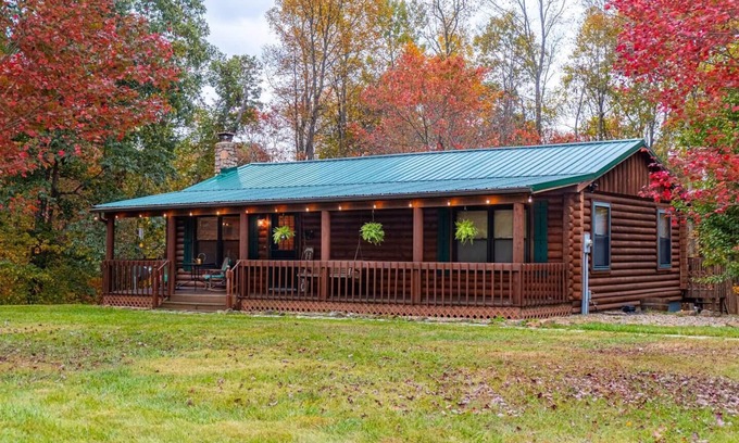 New Plymouth Cabina | Havenbrook~Rustic luxury, 10acres, hot tub