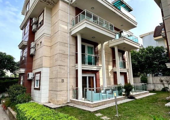 Kemer Mahallesi Apartamento | Havuzlu Sitede Lüks Dubleks Villa