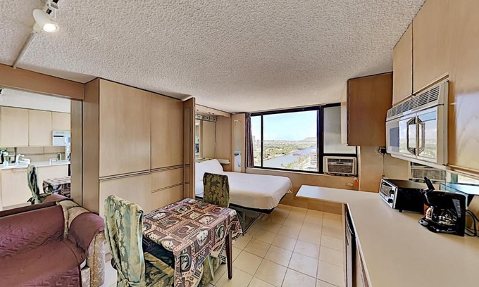 McCully - Moiliili Apartamento | Hawaiian Monarch 1607 condo