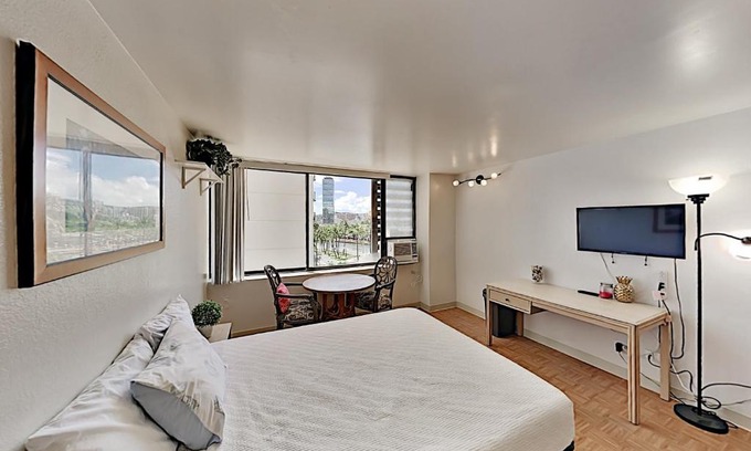 McCully - Moiliili Apartamento | Hawaiian Monarch 801 condo