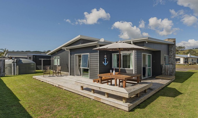 Cooks Beach Casa | Hawk Hill Getaway - Cooks Beach Holiday Home