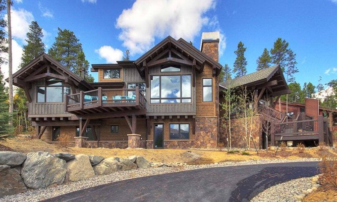 Warrior's Mark West Casa | Disfrute de esta nueva casa de lujo diseñada profesionalmente con increíbles vistas / comodidades