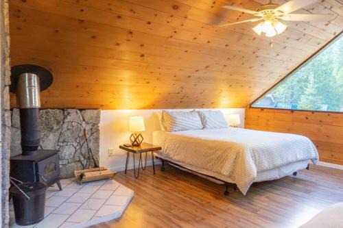 West Village Casa | Hawks Nest- Perfect Getaway In Shaver Lake