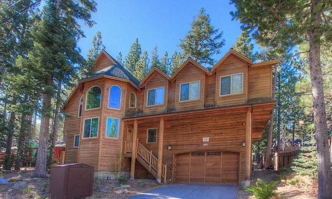 North Upper Truckee Casa | Hawks View Hideaway by Lake Tahoe Accommodations